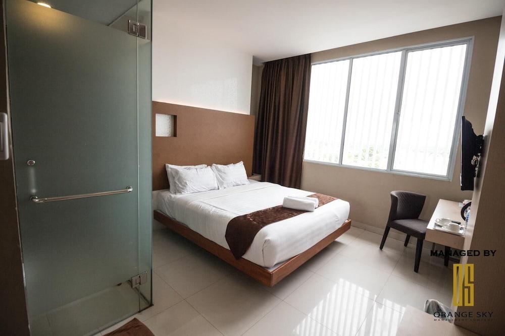 Os Hotel Airport Batam Ngoại thất bức ảnh
