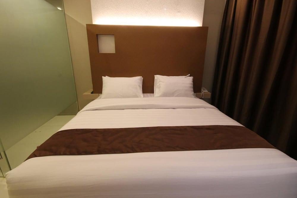 Os Hotel Airport Batam Ngoại thất bức ảnh