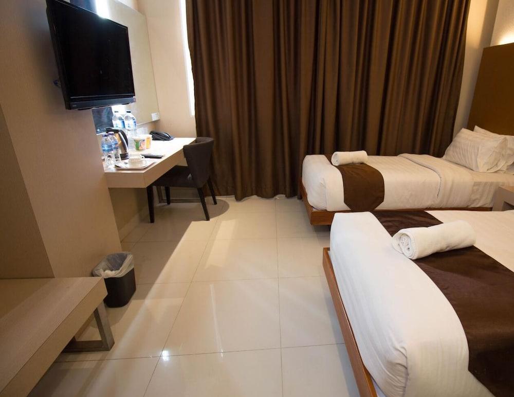 Os Hotel Airport Batam Ngoại thất bức ảnh