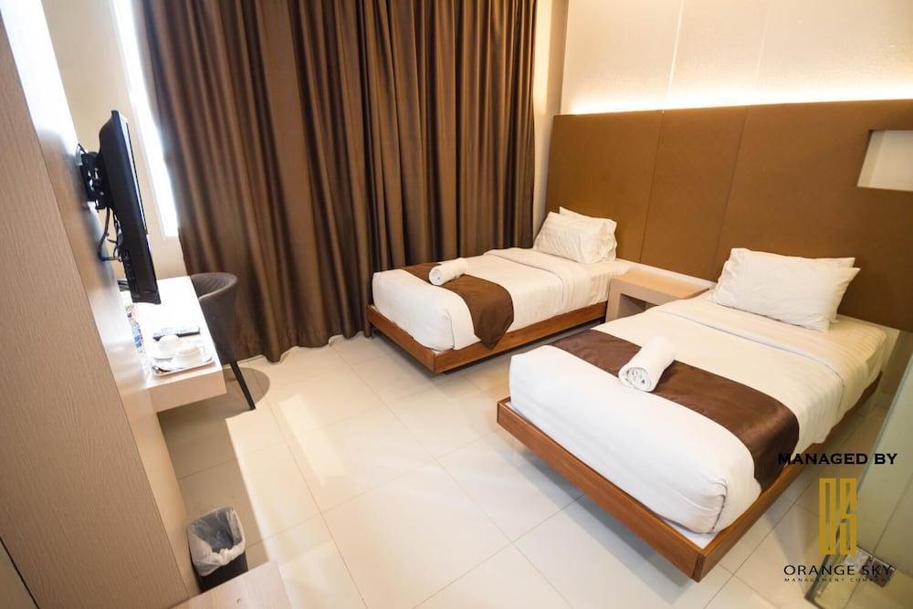 Os Hotel Airport Batam Ngoại thất bức ảnh