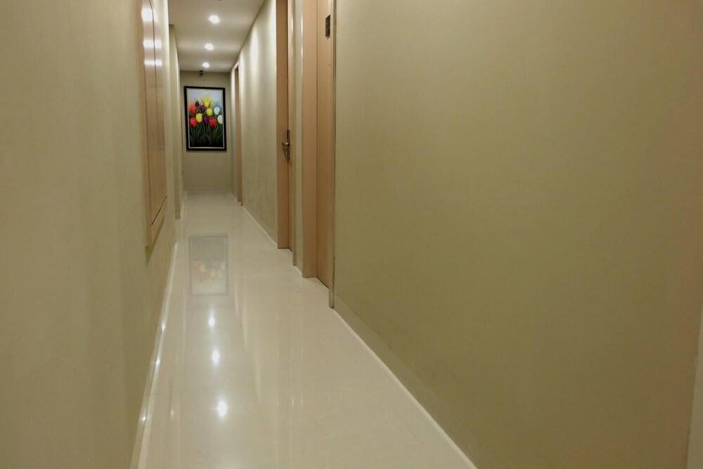 Os Hotel Airport Batam Ngoại thất bức ảnh