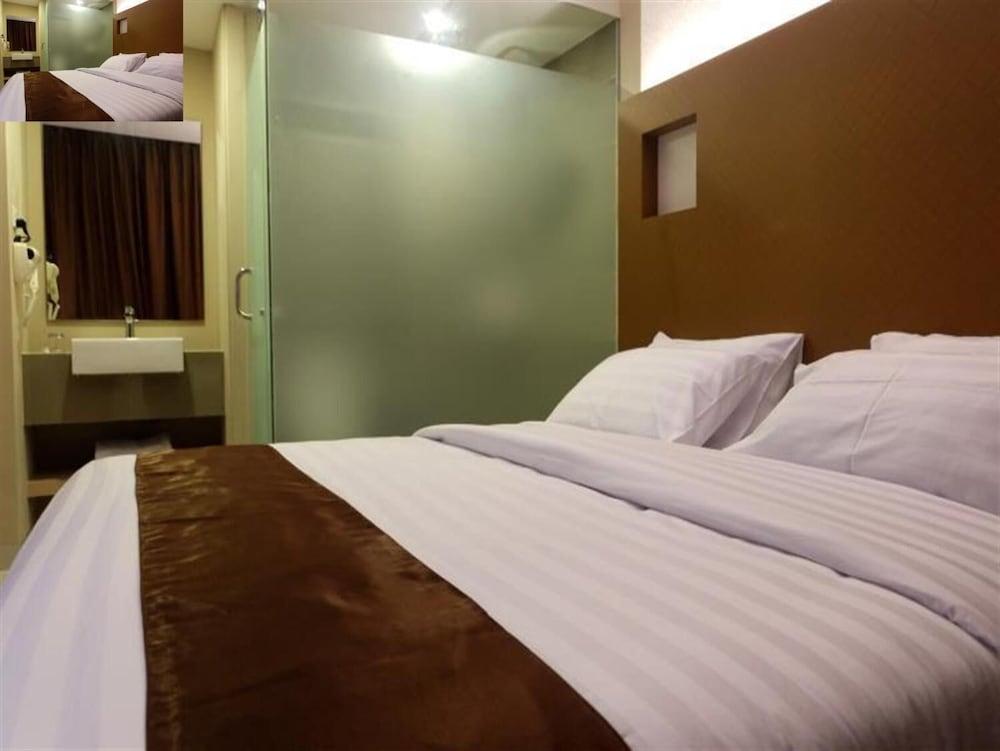 Os Hotel Airport Batam Ngoại thất bức ảnh