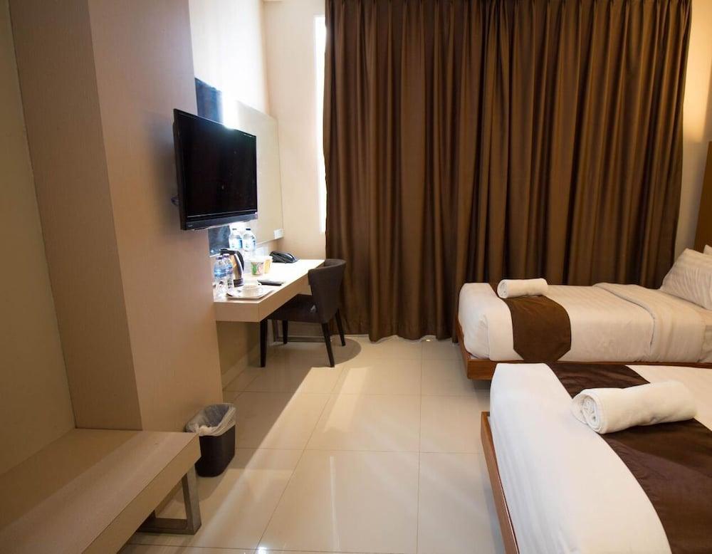 Os Hotel Airport Batam Ngoại thất bức ảnh