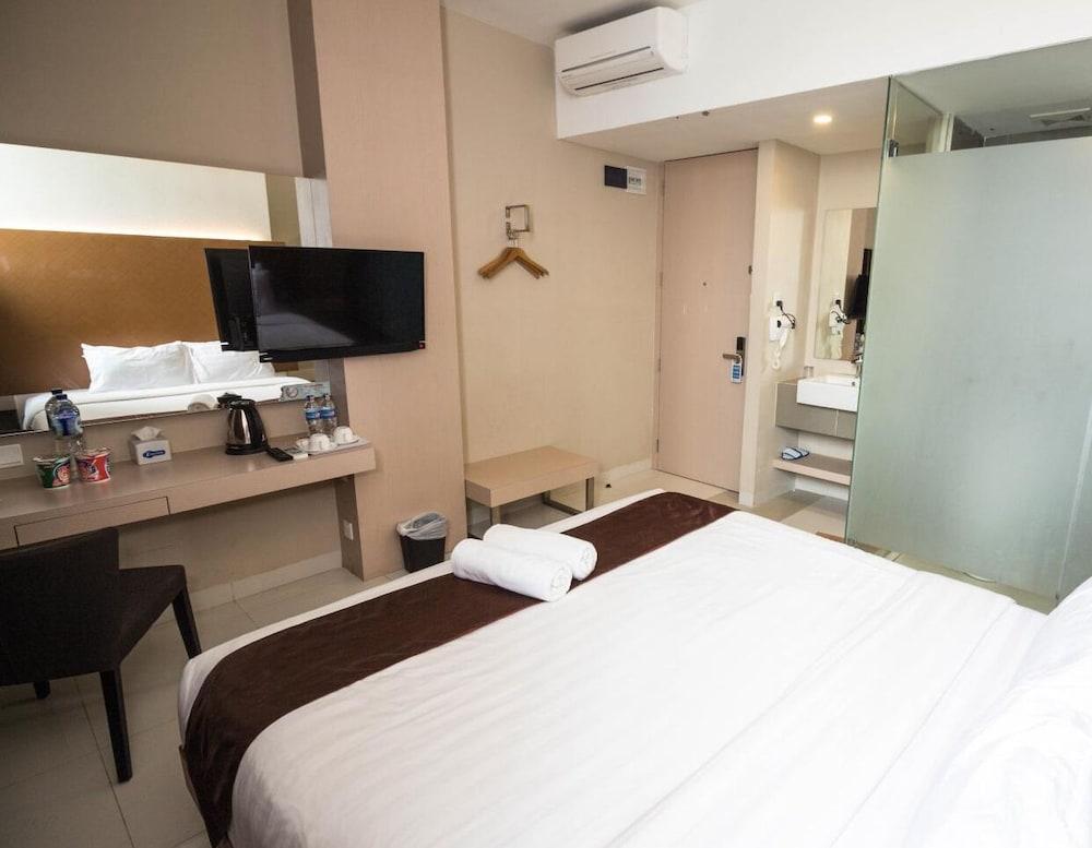 Os Hotel Airport Batam Ngoại thất bức ảnh
