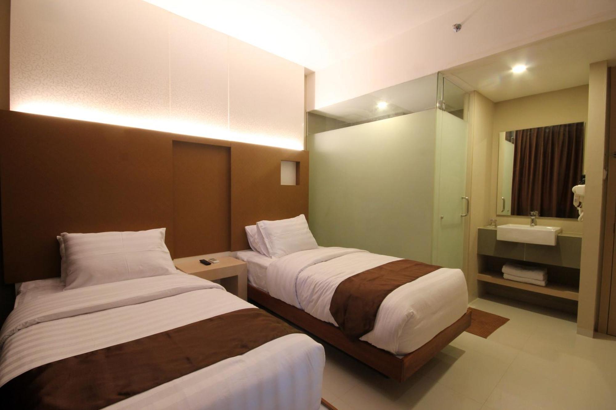 Os Hotel Airport Batam Ngoại thất bức ảnh