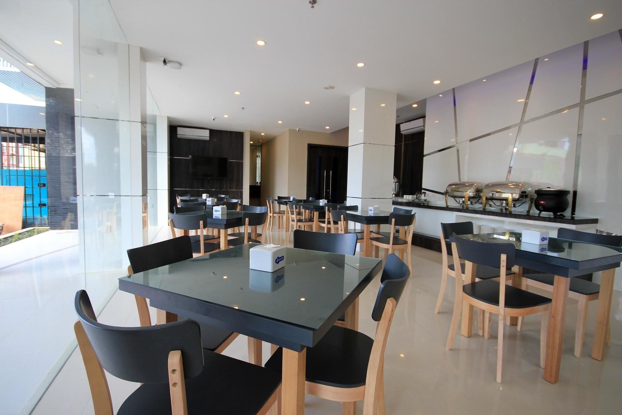 Os Hotel Airport Batam Ngoại thất bức ảnh