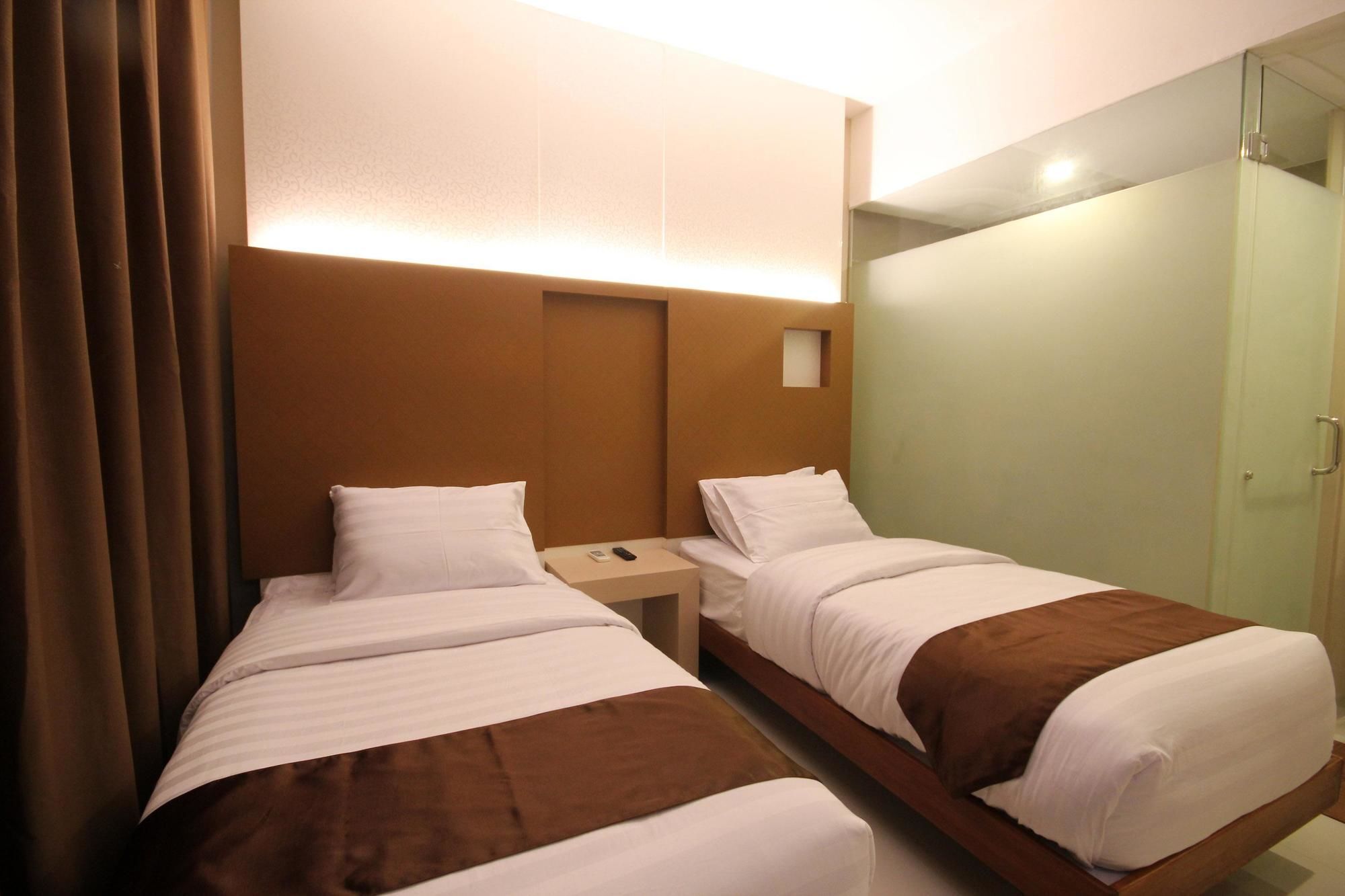 Os Hotel Airport Batam Ngoại thất bức ảnh